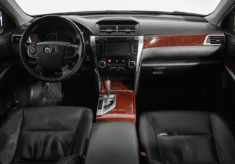 Подержанный автомобиль Toyota Camry Sedan 2012 года (13 фото)