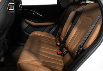 Подержанный автомобиль Omoda C5 2022 года (10 фото)