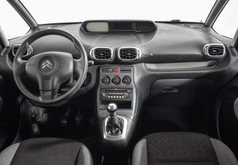 Подержанный автомобиль Citroen C3 Picasso 2009 года (13 фото)