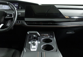 Подержанный автомобиль Changan UNI-K 2023 года (14 фото)