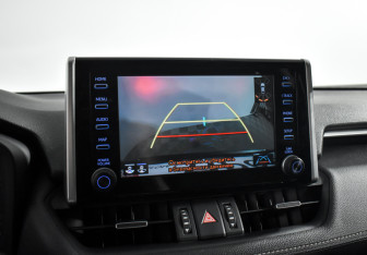 Подержанный автомобиль Toyota RAV4 2019 года (17 фото)
