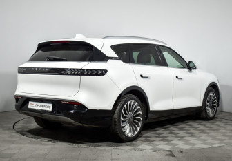 Подержанный автомобиль Voyah Free 2023 года (5 фото)