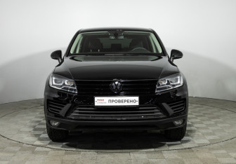 Подержанный автомобиль Volkswagen Touareg 2015 года (2 фото)