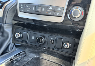 Подержанный автомобиль Infiniti QX80 2018 года (22 фото)