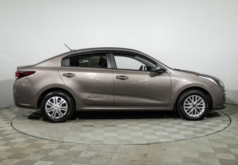 Подержанный автомобиль Kia Rio Sedan 2020 года (4 фото)
