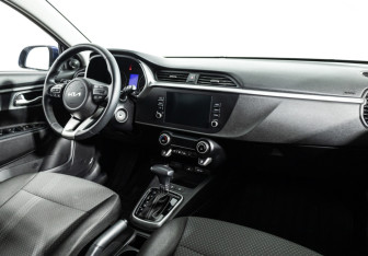 Подержанный автомобиль Kia Rio Sedan 2022 года (9 фото)