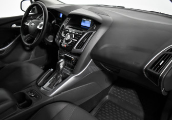Подержанный автомобиль Ford Focus Hatchback 2013 года (13 фото)
