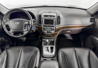 Подержанный автомобиль Hyundai Santa Fe 2011 года (15 фото)