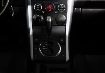 Подержанный автомобиль Suzuki Grand Vitara 2011 года (10 фото)