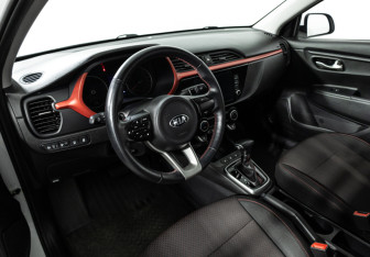 Подержанный автомобиль Kia Rio Sedan 2021 года (11 фото)