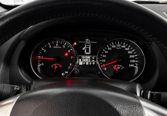 Подержанный автомобиль Nissan Qashqai 2010 года (17 фото)
