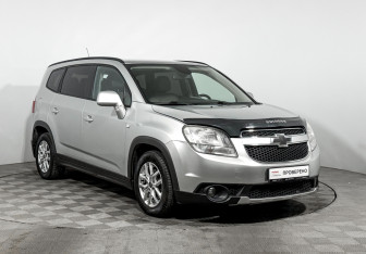 Подержанный автомобиль Chevrolet Orlando 2012 года (3 фото)