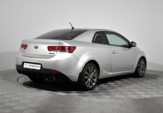 Подержанный автомобиль Kia Cerato Coupe 2011 года (5 фото)