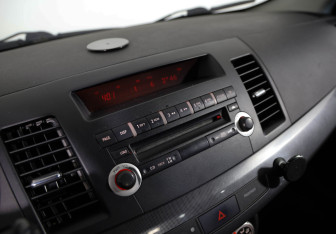 Подержанный автомобиль Mitsubishi Lancer Sedan 2008 года (14 фото)