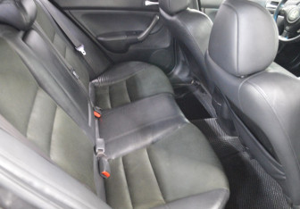 Подержанный автомобиль Honda Accord Sedan 2006 года (13 фото)