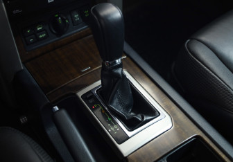 Подержанный автомобиль Toyota Land Cruiser Prado 2012 года (18 фото)