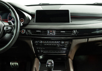 Подержанный автомобиль BMW X5 2017 года (14 фото)