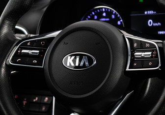 Подержанный автомобиль Kia Cerato Sedan 2020 года (12 фото)