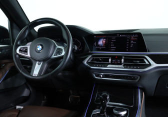 Подержанный автомобиль BMW X7 2020 года (12 фото)