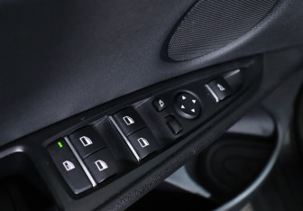 Подержанный автомобиль BMW X5 2015 года (17 фото)