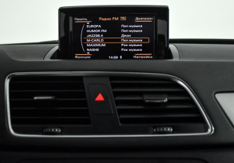 Подержанный автомобиль Audi Q3 2014 года (17 фото)