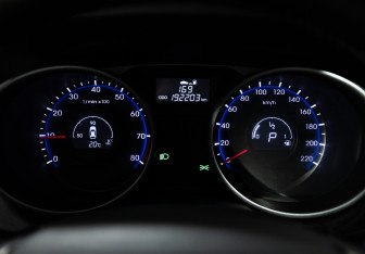 Подержанный автомобиль Hyundai ix35 2015 года (12 фото)