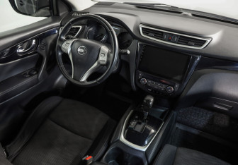 Подержанный автомобиль Nissan Qashqai 2017 года (8 фото)