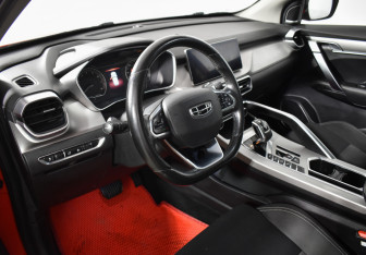 Подержанный автомобиль Geely Coolray 2022 года (9 фото)