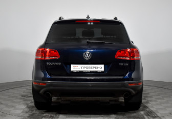 Подержанный автомобиль Volkswagen Touareg 2016 года (6 фото)