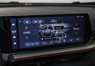 Подержанный автомобиль Geely Coolray 2023 года (16 фото)