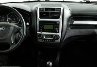 Подержанный автомобиль Kia Sportage 2010 года (14 фото)