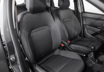 Подержанный автомобиль Renault Duster 2021 года (19 фото)