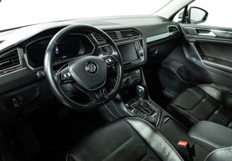 Подержанный автомобиль Volkswagen Tiguan 2017 года (11 фото)
