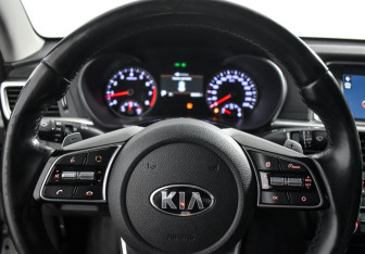 Подержанный автомобиль Kia Optima Sedan 2018 года (17 фото)