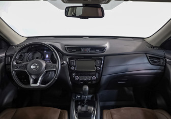 Подержанный автомобиль Nissan X-Trail 2021 года (9 фото)