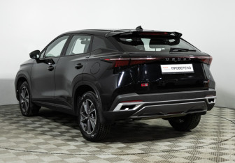 Подержанный автомобиль Omoda C5 2024 года (7 фото)