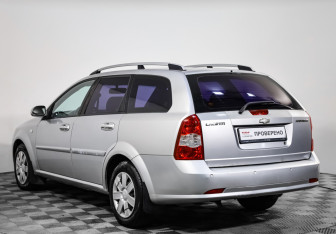 Подержанный автомобиль Chevrolet Lacetti Wagon 2007 года (7 фото)