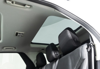 Подержанный автомобиль Land Rover Discovery 2017 года (19 фото)