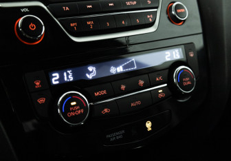 Подержанный автомобиль Nissan X-Trail 2016 года (16 фото)