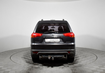 Подержанный автомобиль Mitsubishi Pajero Sport 2012 года (6 фото)