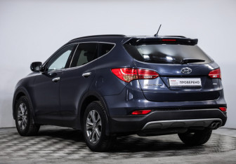 Подержанный автомобиль Hyundai Santa Fe 2013 года (7 фото)