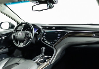 Подержанный автомобиль Toyota Camry Sedan 2018 года (17 фото)