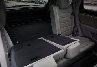 Подержанный автомобиль Volkswagen Touareg 2021 года (30 фото)