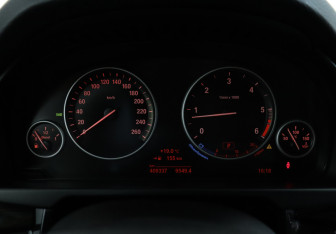Подержанный автомобиль BMW X5 2015 года (19 фото)