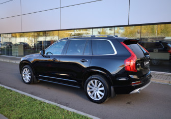 Подержанный автомобиль Volvo XC90 2018 года (6 фото)