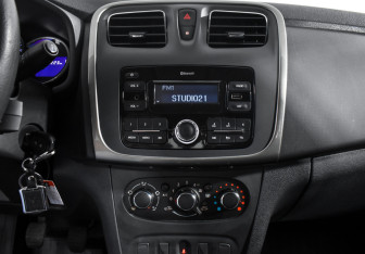 Подержанный автомобиль Renault Logan Sedan 2018 года (13 фото)