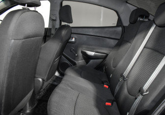 Подержанный автомобиль Kia Rio Sedan 2016 года (13 фото)