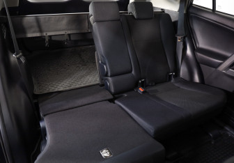 Подержанный автомобиль Toyota RAV4 2017 года (25 фото)