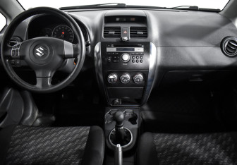 Подержанный автомобиль Suzuki SX4 Hatchback 2007 года (15 фото)