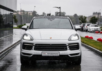 Подержанный автомобиль Porsche Cayenne 2021 года (4 фото)